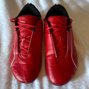 Ferrari Puma boys shoes color red/black.